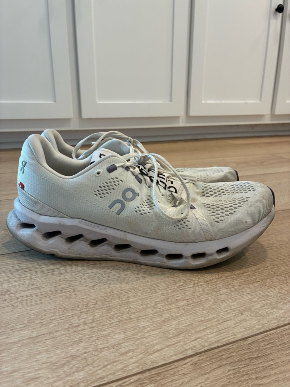 On Running Men’s CloudSurfer White Frost Sneaker Running Shoe Size 11